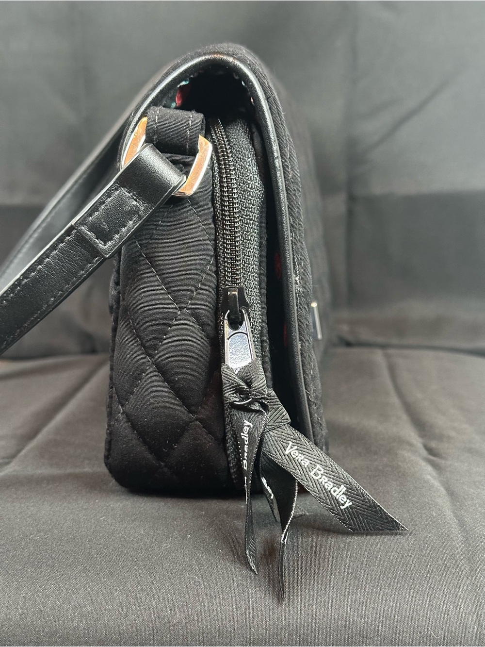 Vera Bradley Black Quilted Crossbody Bag with Logo Medallion, NWT, 9x6ins - Picture 3 of 8